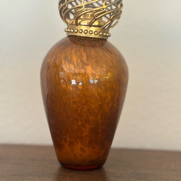 La-Tee-Da! Large Amber Glass Effusion Lamp with a Round Gold Crown. - Picture 2 of 5